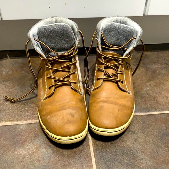 Joe Fresh brown boots - Picture 2 of 3